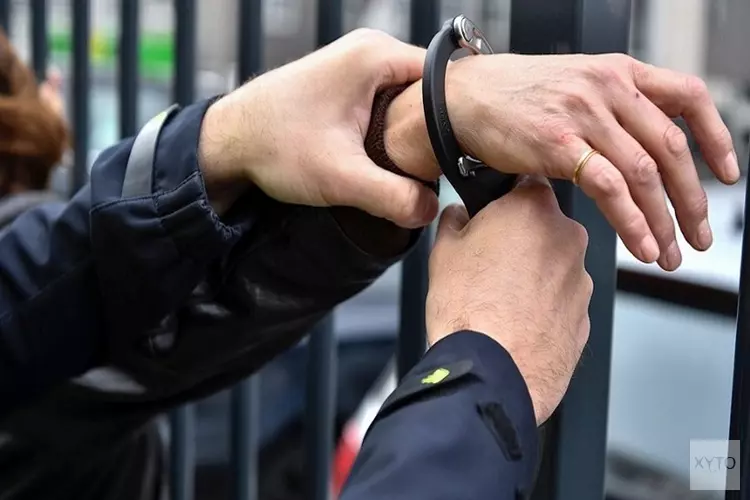 Politie stuit na aanhoudingen op grote hoeveelheid hennep én een inbreker
