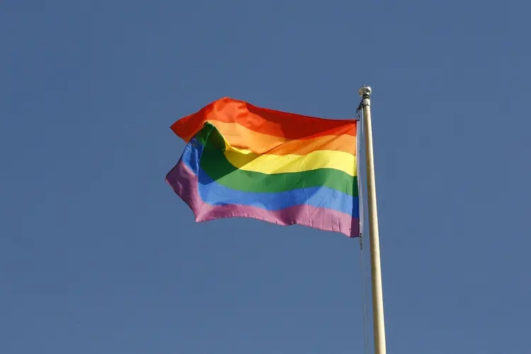 Gemeente Nijmegen tekent regenboogconvenant met ministerie OCW