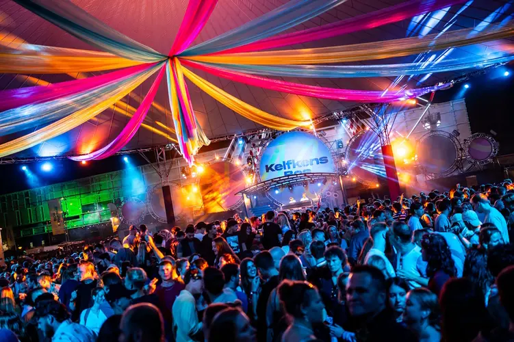 Van Salsa tot FeestDJRuud – iedereen gaat los op Kelfkensbos