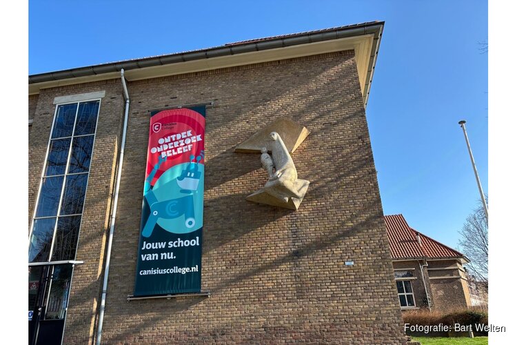 Sedes Sapientiae weer terug op de oude plek