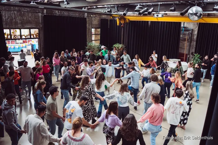 Buddy to Buddy Nijmegen viert vijfjarig bestaan met Wereldtafel en Habibi Festival