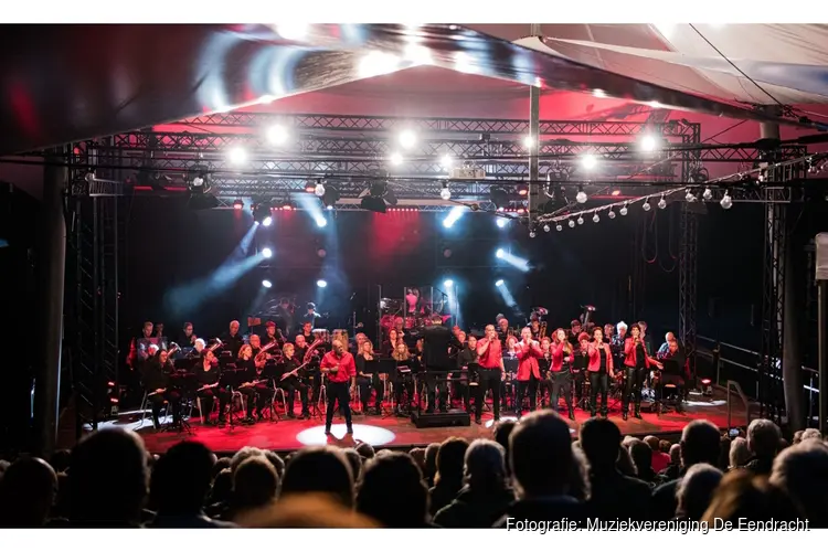 Muziekvereniging Eendracht Escharen en Maurice Monet op de Franse tour