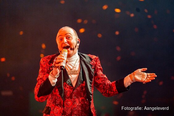 Ronnie Ruysdael viert zijn eigen Foute Kerstfeest in Vasim