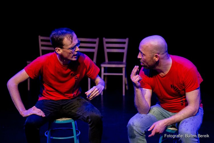 Improvisatietheater door Buiten Bereik in Het Badhuis